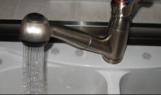 厨房净水器水龙头漏水维修方法
